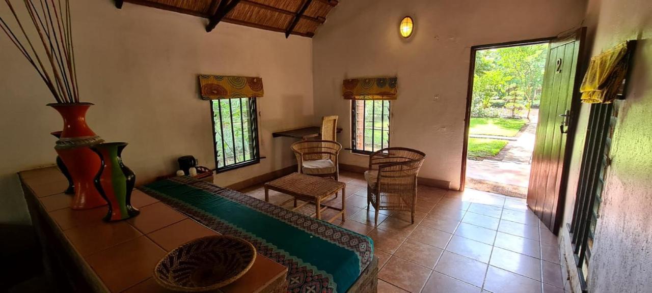 Barefoot Lodge And Safaris - Malawi ลิลองเว ภายนอก รูปภาพ