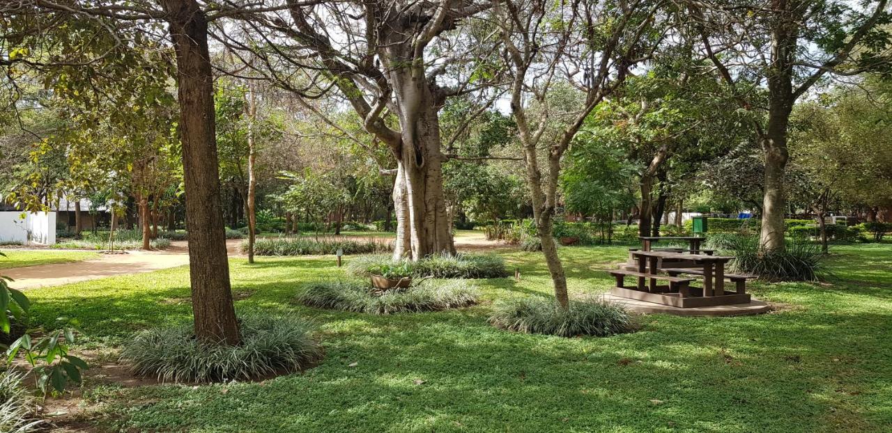 Barefoot Lodge And Safaris - Malawi ลิลองเว ภายนอก รูปภาพ
