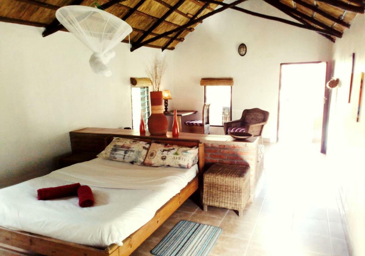 Barefoot Lodge And Safaris - Malawi ลิลองเว ภายนอก รูปภาพ