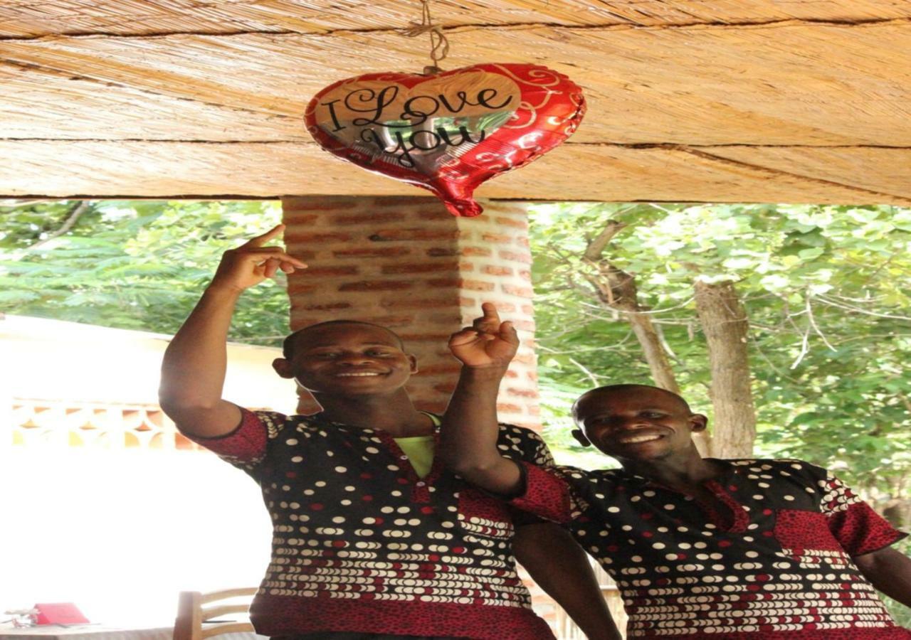 Barefoot Lodge And Safaris - Malawi ลิลองเว ภายนอก รูปภาพ