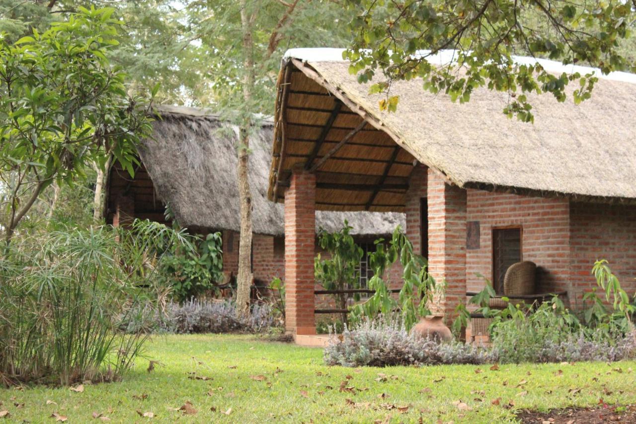 Barefoot Lodge And Safaris - Malawi ลิลองเว ภายนอก รูปภาพ
